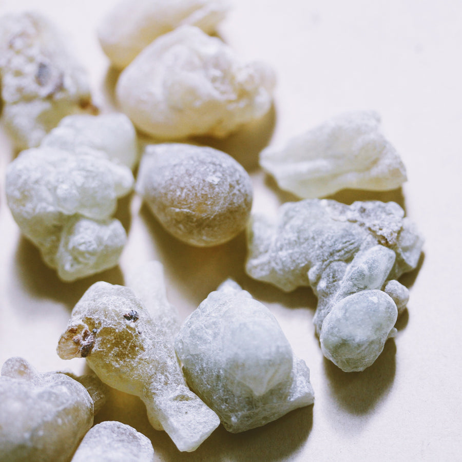 SMUDGING HERBS: BOSWELLIA SACRA ~ DEEP GREEN HOJARI (Frankincense Resin)