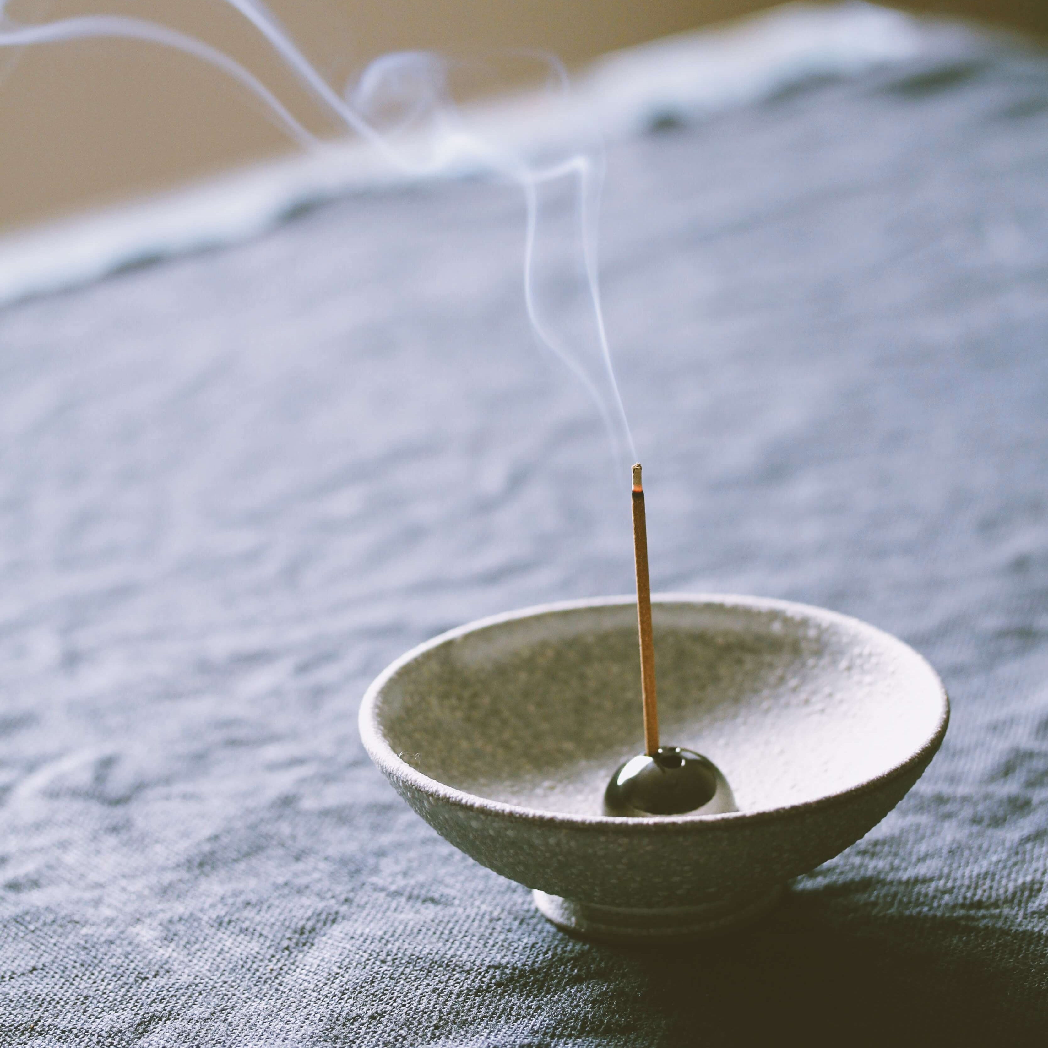 Incense Chalice - Cloud. Matt White Ceramic Incense Holder – Ume